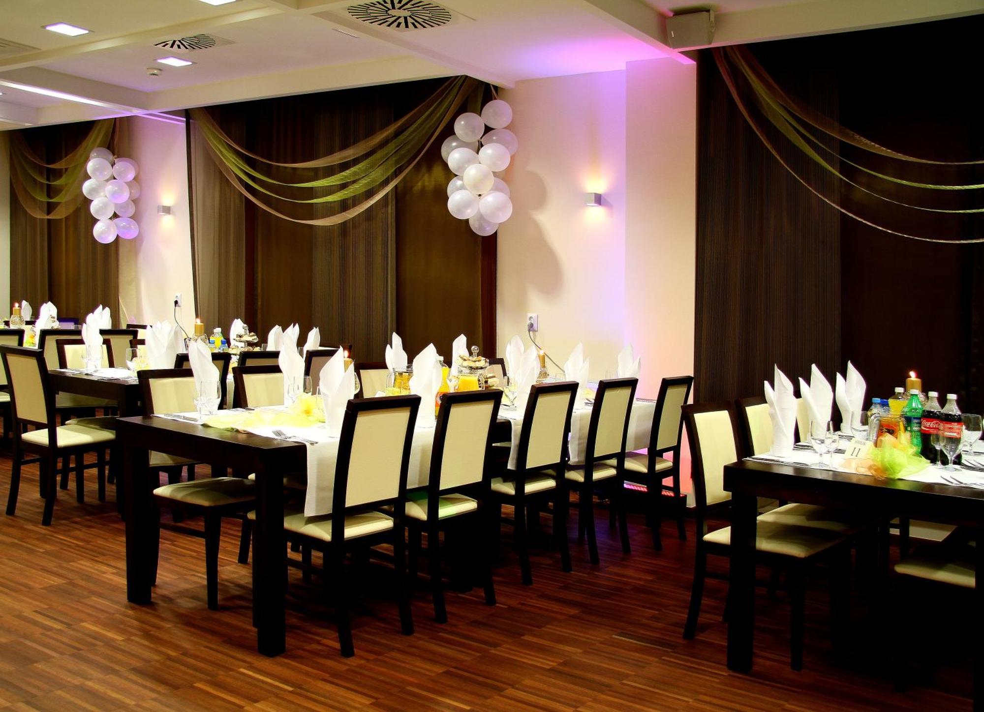 Aviator Hotel&Spa Kielce Esterno foto