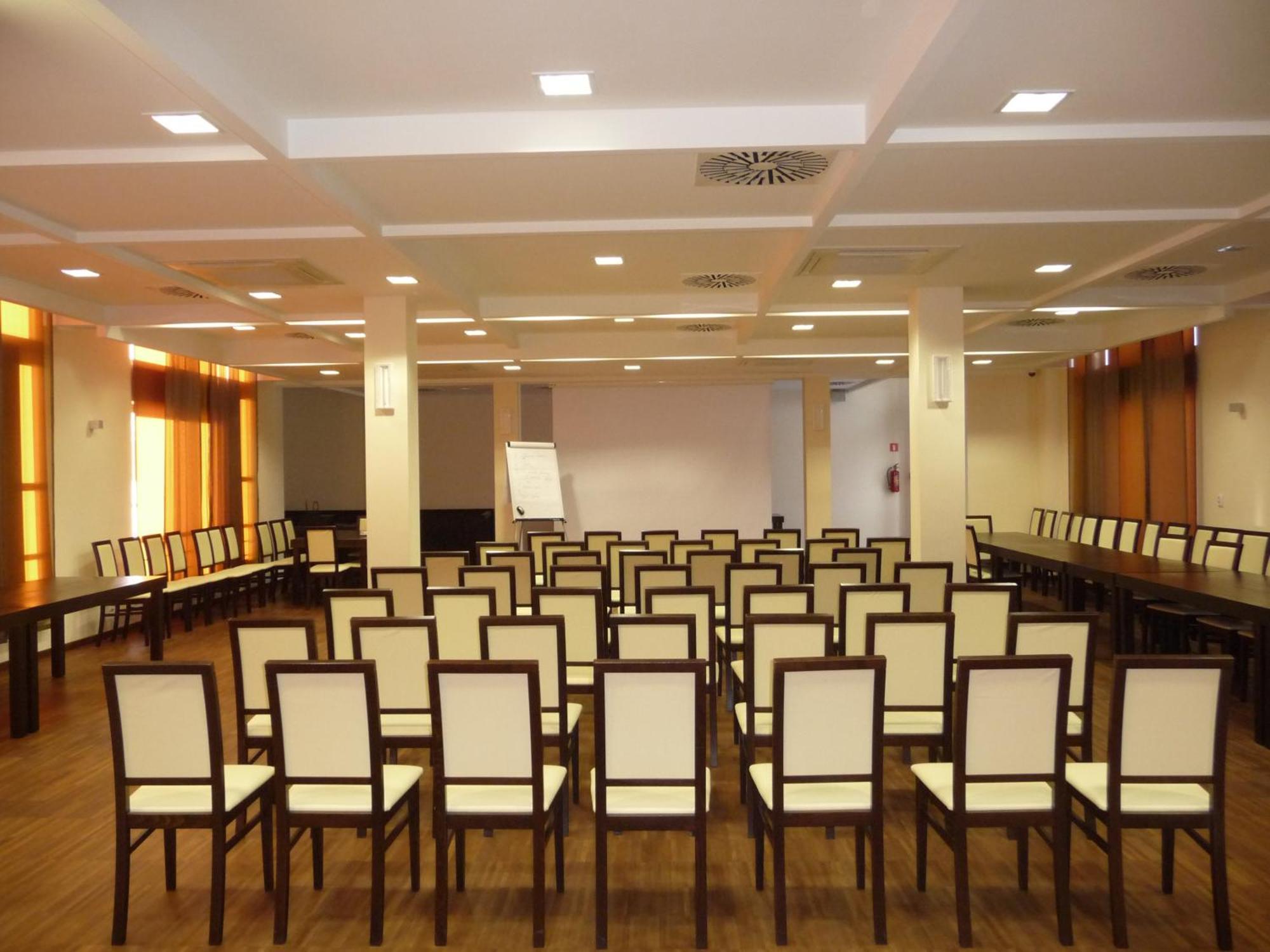 Aviator Hotel&Spa Kielce Esterno foto