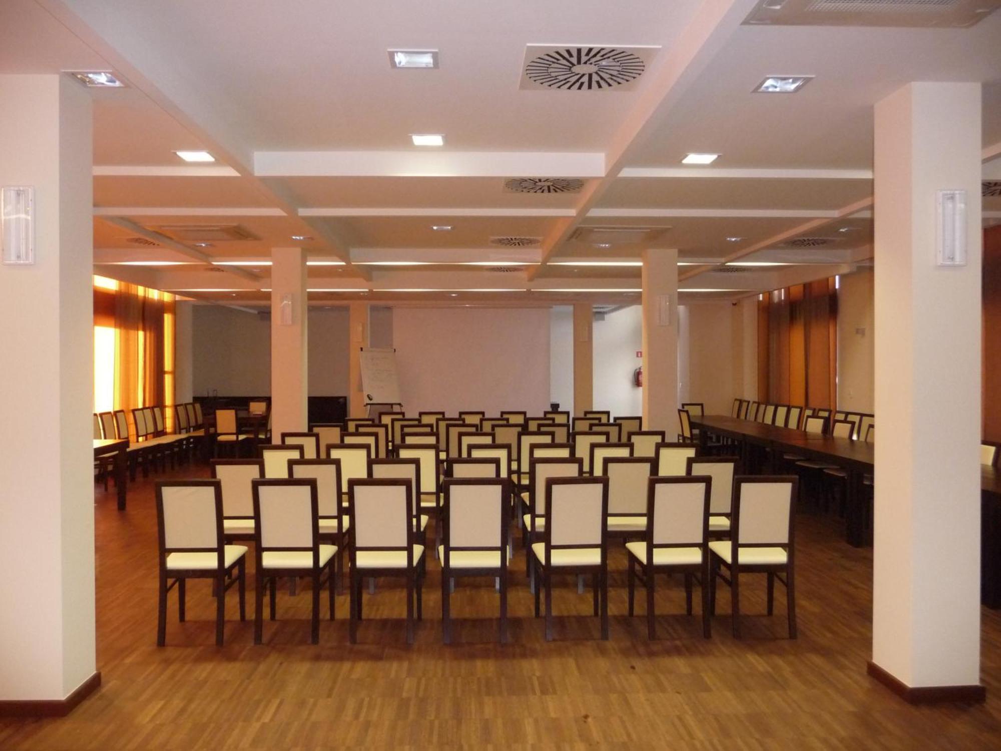 Aviator Hotel&Spa Kielce Esterno foto