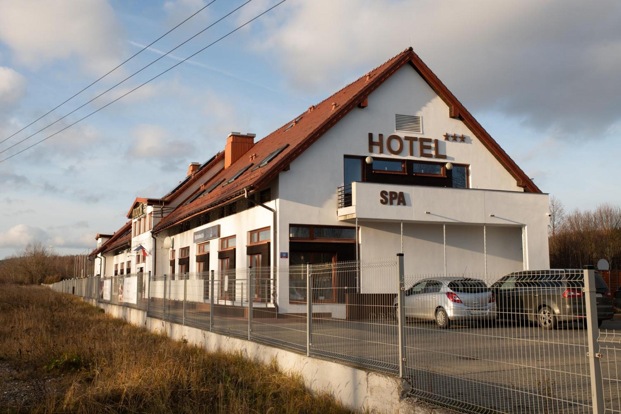 Aviator Hotel&Spa Kielce Esterno foto
