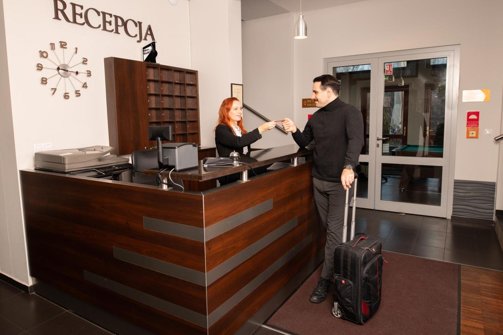 Aviator Hotel&Spa Kielce Esterno foto