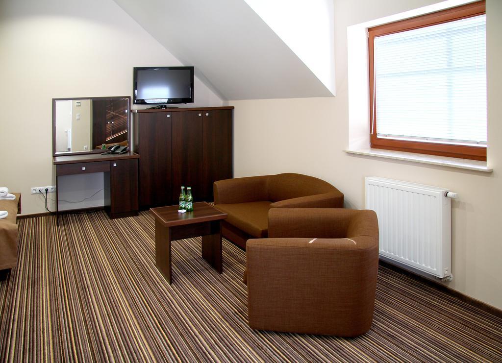 Aviator Hotel&Spa Kielce Esterno foto