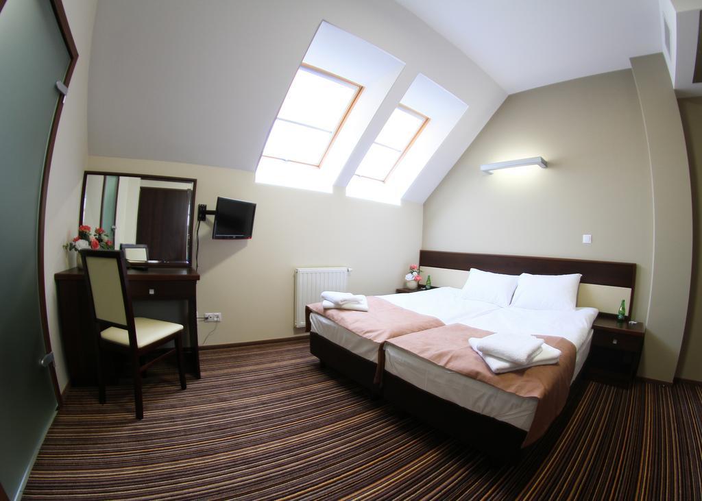 Aviator Hotel&Spa Kielce Esterno foto