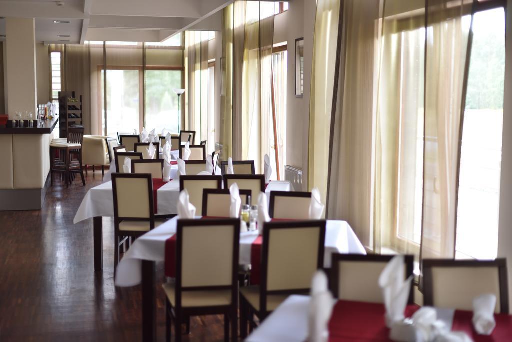 Aviator Hotel&Spa Kielce Esterno foto