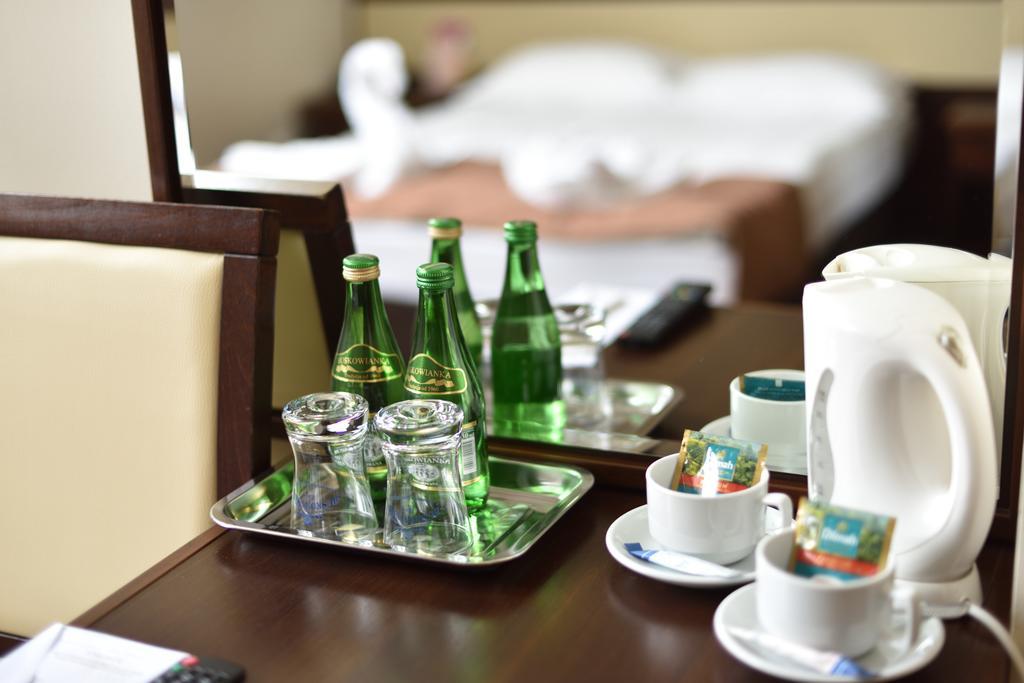 Aviator Hotel&Spa Kielce Esterno foto